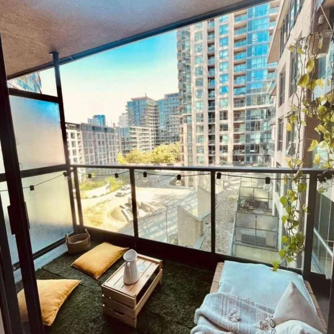 Studio For 2 In Downtown Toronto Canada